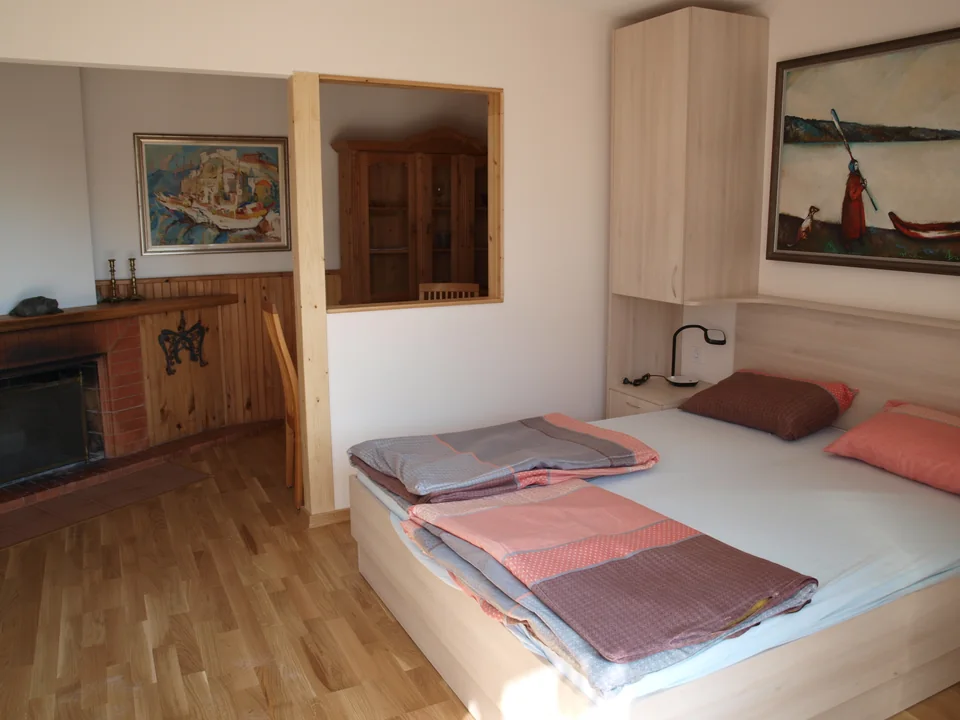 Standard-Doppelzimmer – Doppelbett und Kamin